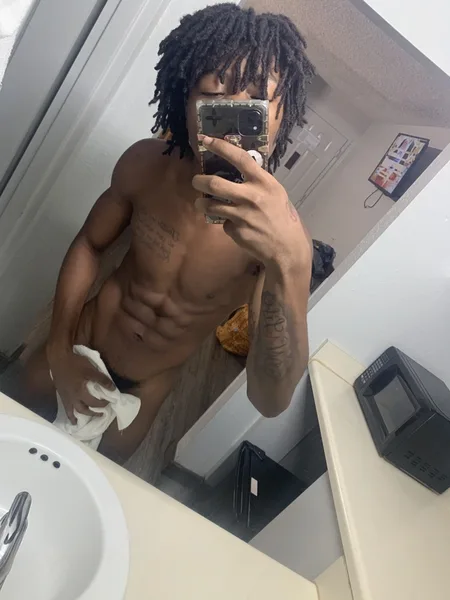 @freakstar._.shawn