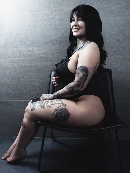 Curvy inked | Cyndie fox | Free