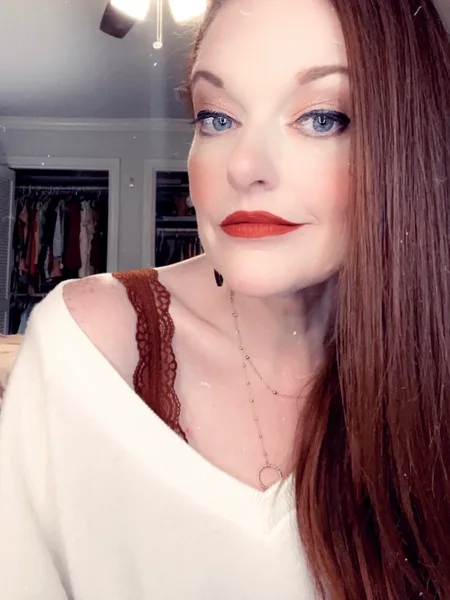 Amanda R