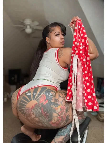 Goldie_MrsPerfect
