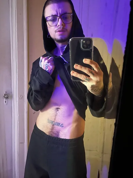 GOOD BOY 😈 🏳️‍⚧️