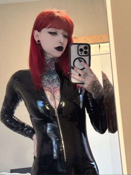 Goth M0mmy Lilli