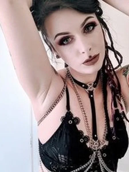emily faith 💋🖤