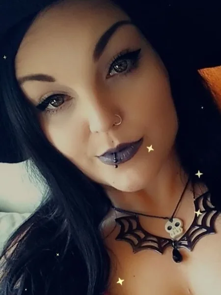 HallowQueen