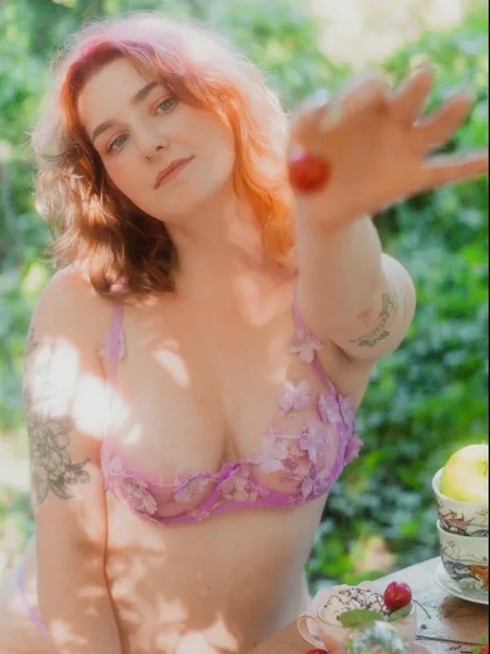 ur internet gf hannah (NSFW)