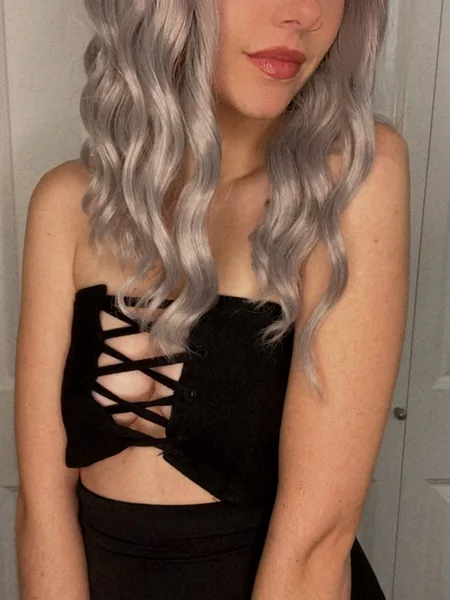 👸🏼