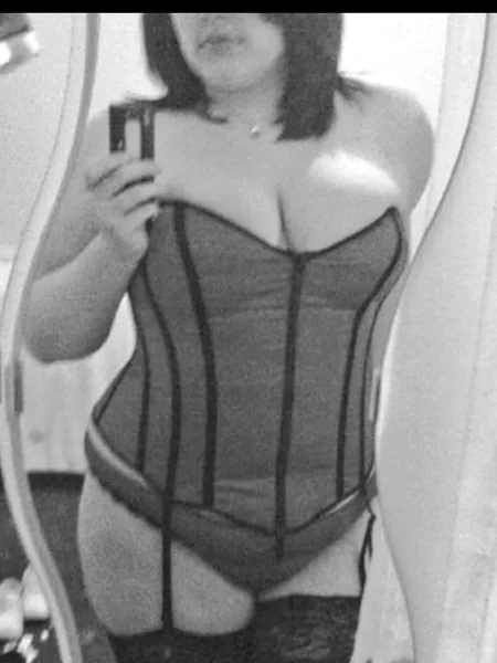 Hot Curvy Wife avatar