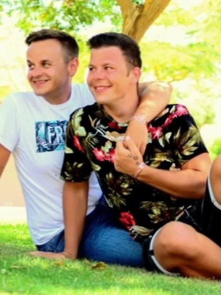 Hot_gaycouple