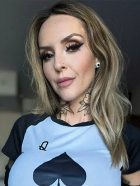 Hot Mom Domme avatar