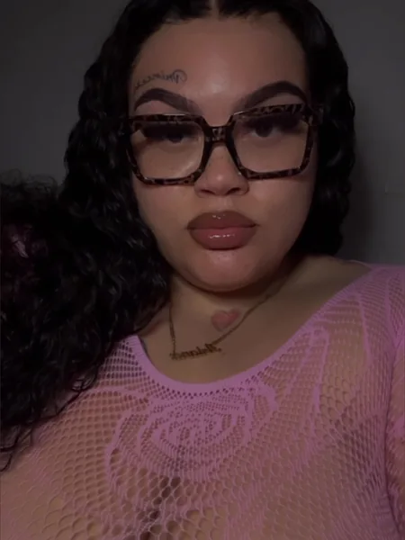 ARI WIT THE THROAT