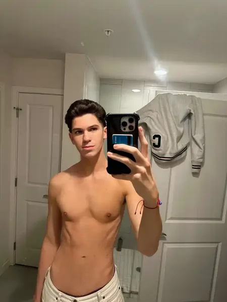 chris 😈