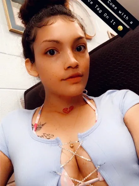 𝑁𝑎𝑢𝑔𝑔ℎ𝑡𝑦𝑦 𝑁𝑎𝑜𝑚𝑖𝑖 𝑀𝑎𝑔𝑖𝑐𝑠 𝑊𝑜𝑟𝑙𝑑