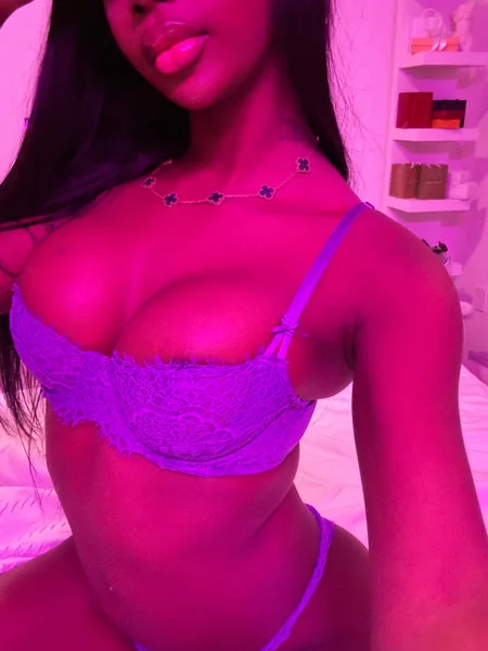Barbie👩‍❤️‍💋‍👨