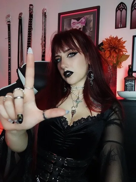 IVY FOX - big booty, gothic dominatrix 🦊
