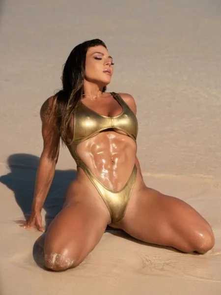 Izabelle Paula