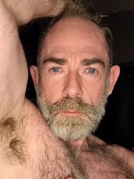 Jack | Hairy Muscle Daddy 🚐💪 VanLife Gym