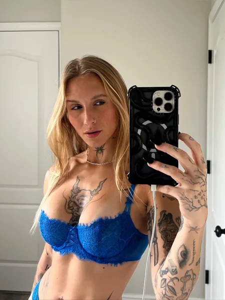 Jay🖤 RATED #1 HOTTEST TATTOO GIRL ON OF