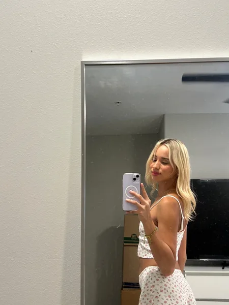 <3