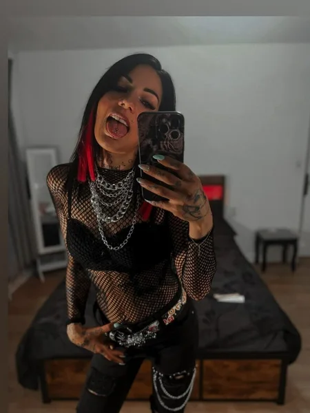 Jenny 🖤