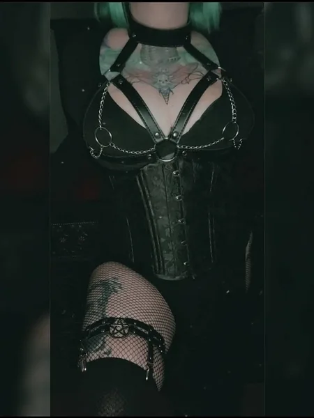 Jezebel Graves