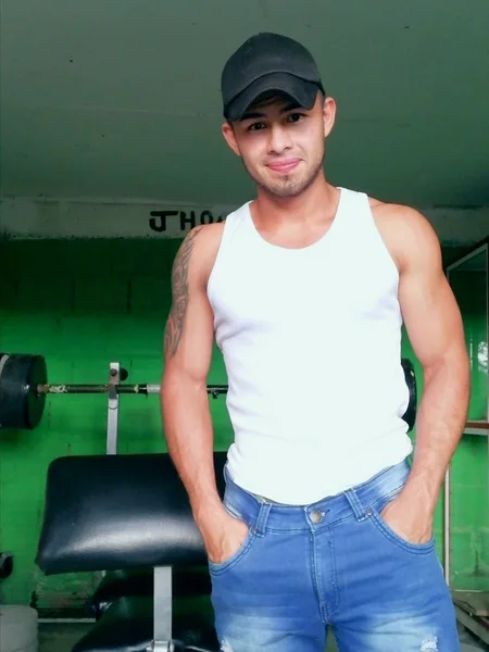 John González