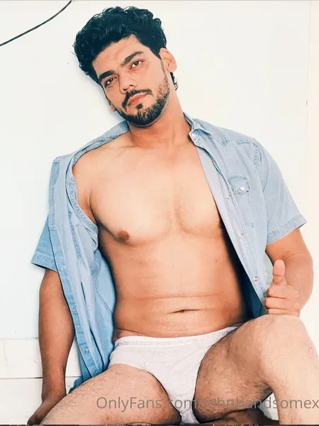 @JohnhandsomeX