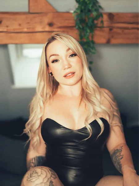 JuicyLou FREE PAGE