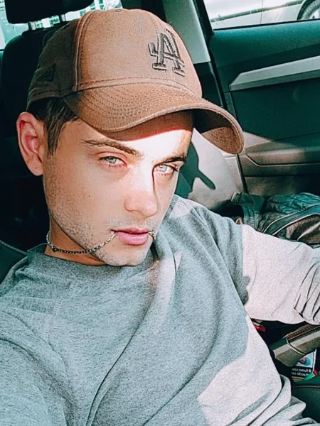 Julian doras