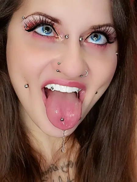 Juliean Hollyweird