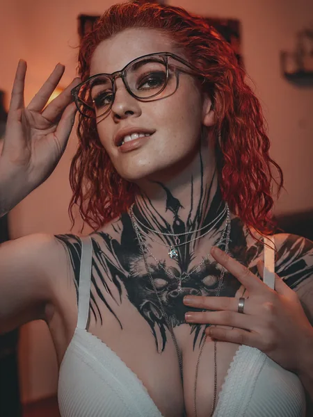 Juli_foxy_redhead