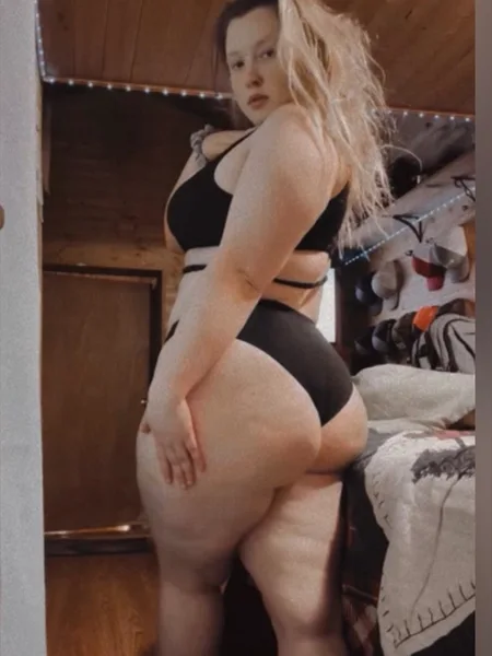 Katie🍑🥵