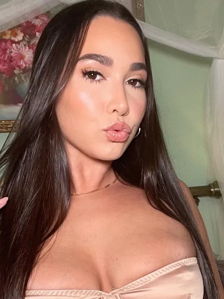 Karlee Grey (FREE)