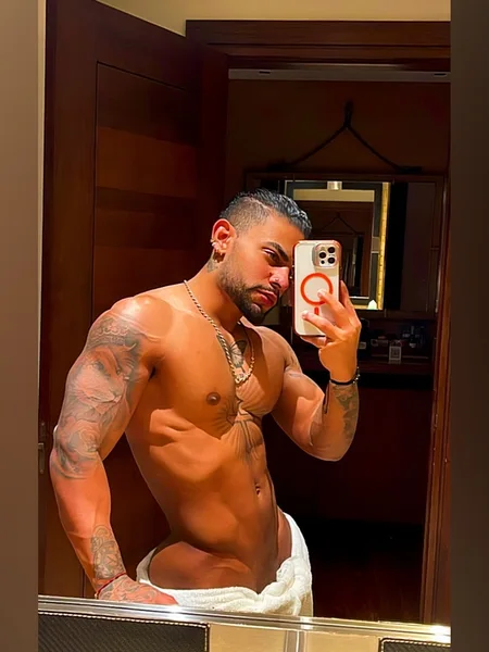 𝐊𝐄𝐍 𝐌𝐔𝐋𝐀𝐓𝐎💦