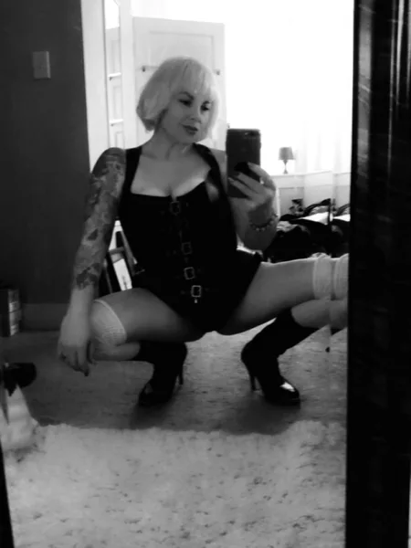 Kinky Courtesan