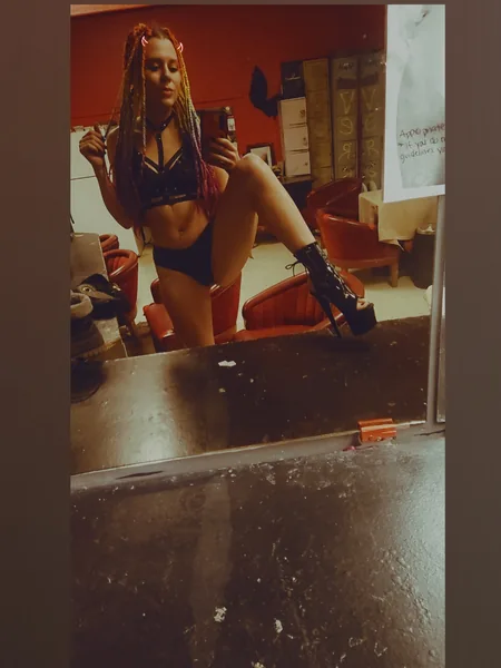 Alice rose