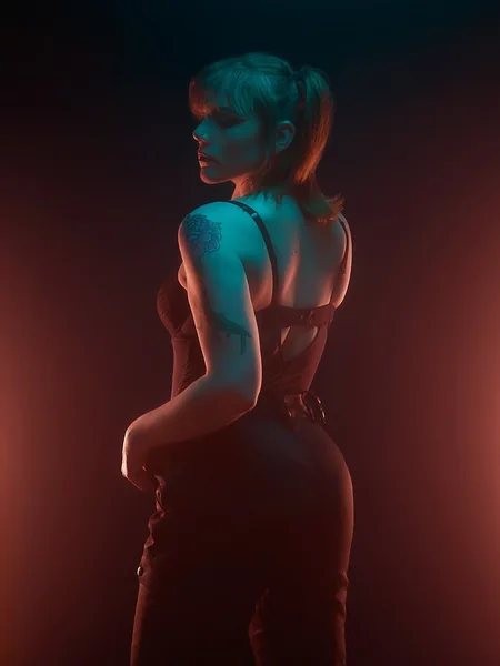 Kira Saint