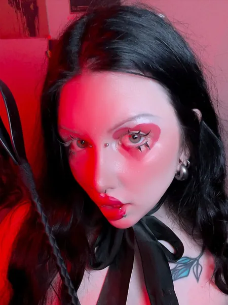 Kira Goth Girl 🖤