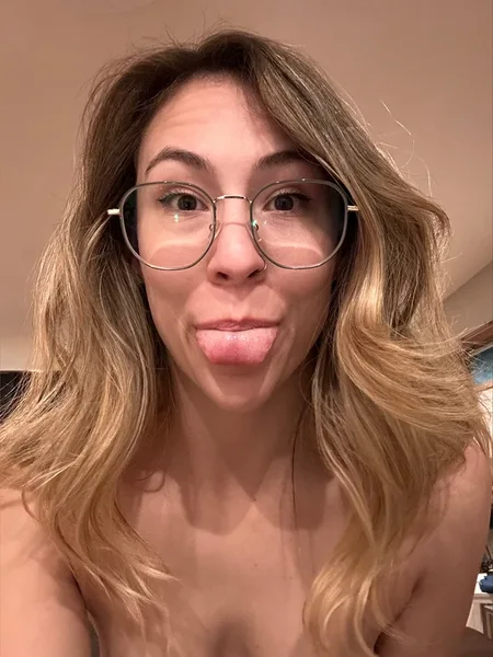KissesBiK avatar