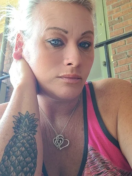 KountrysHotWife