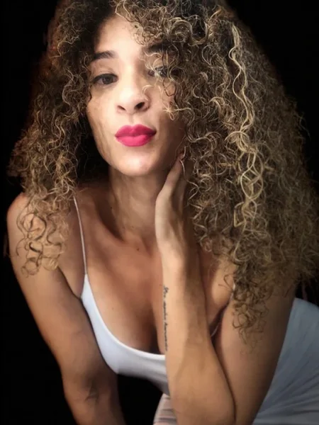 Alejandra Alvarez