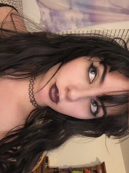 𝘝𝘪𝘷𝘪𝘢𝘯 𝘥𝘦𝘷𝘪𝘯𝘦 𝘨𝘰𝘥𝘥𝘦𝘴𝘴🥀🖤 avatar