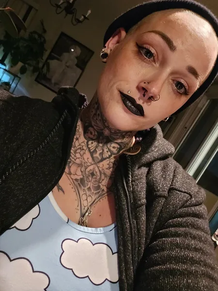 Lanie B