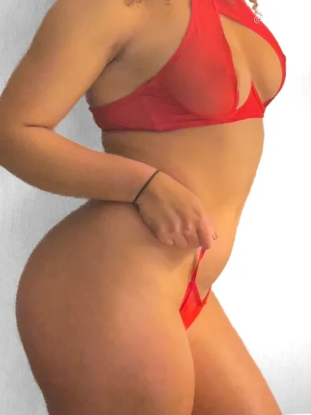 @YoungLatinHotwife avatar
