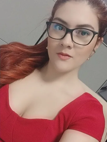 Laura Tobon 😈❤️😇🍑🍒🍞💦🦶👣💅