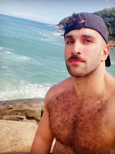 Le Hairy Hunk
