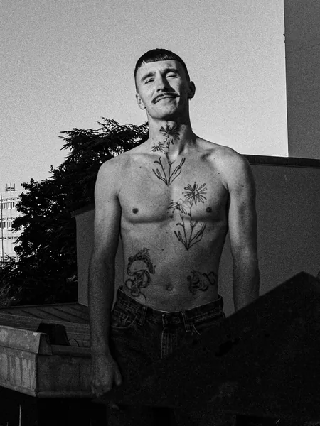 Léo Blue