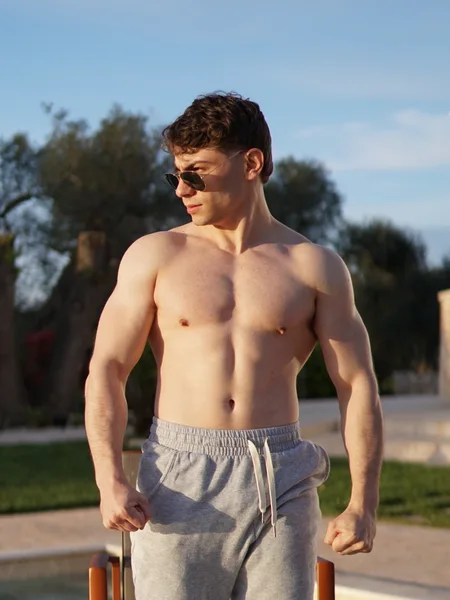 Leo Adonis