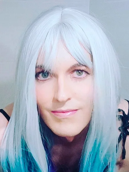 Leona