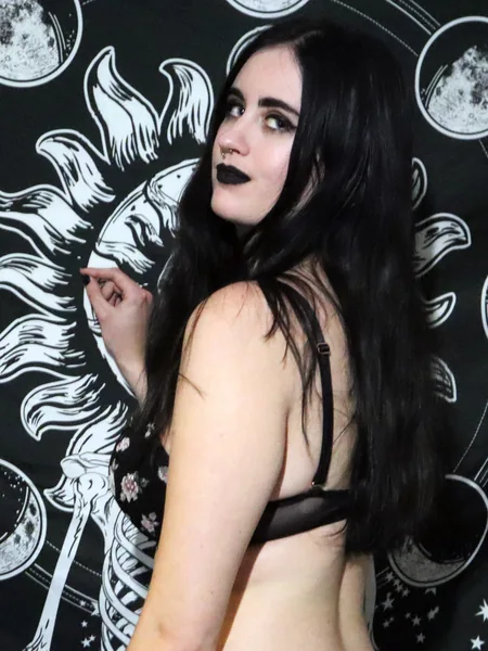 Raven 🦇🖤🦇