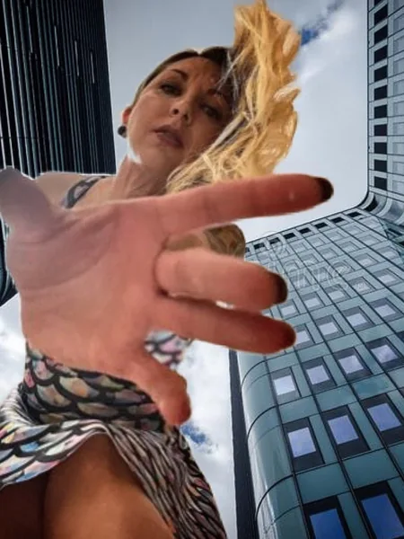 LilithEatz the Giantess